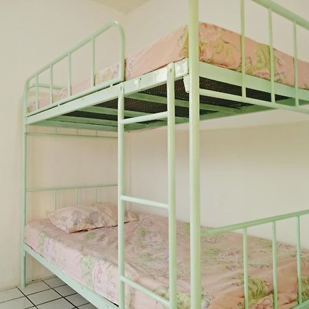Griya Backpacker Pak Yon Bed and Breakfast Malang Buitenkant foto