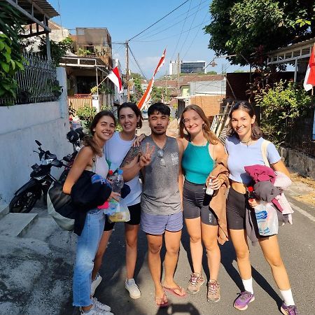 Griya Backpacker Pak Yon Bed and Breakfast Malang Buitenkant foto