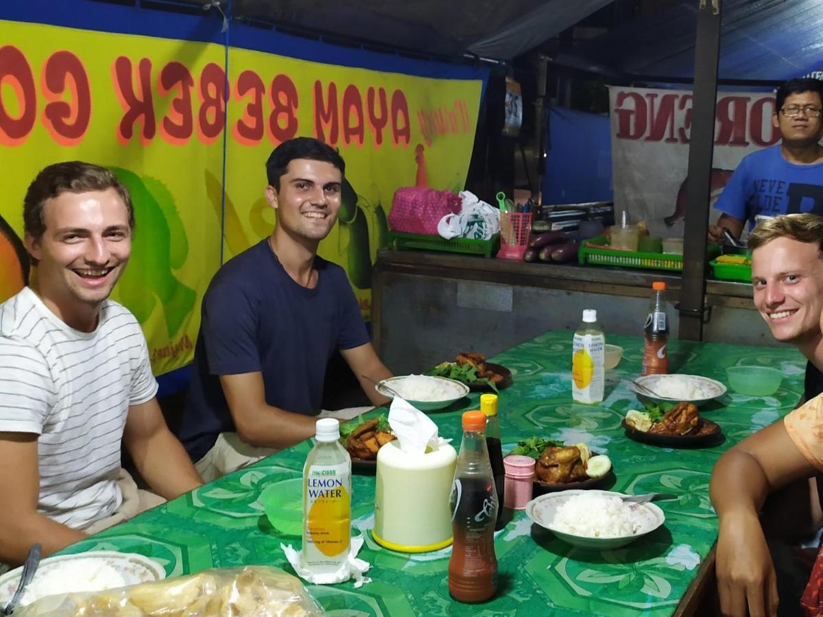 Griya Backpacker Pak Yon Bed and Breakfast Malang Buitenkant foto