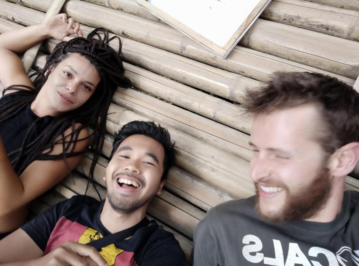 Griya Backpacker Pak Yon Bed and Breakfast Malang Buitenkant foto