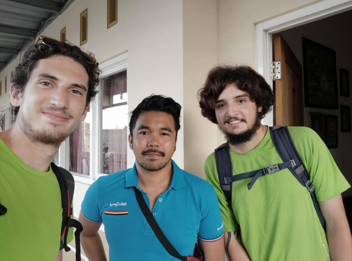 Griya Backpacker Pak Yon Bed and Breakfast Malang Buitenkant foto