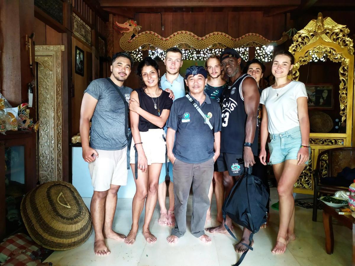 Griya Backpacker Pak Yon Bed and Breakfast Malang Buitenkant foto