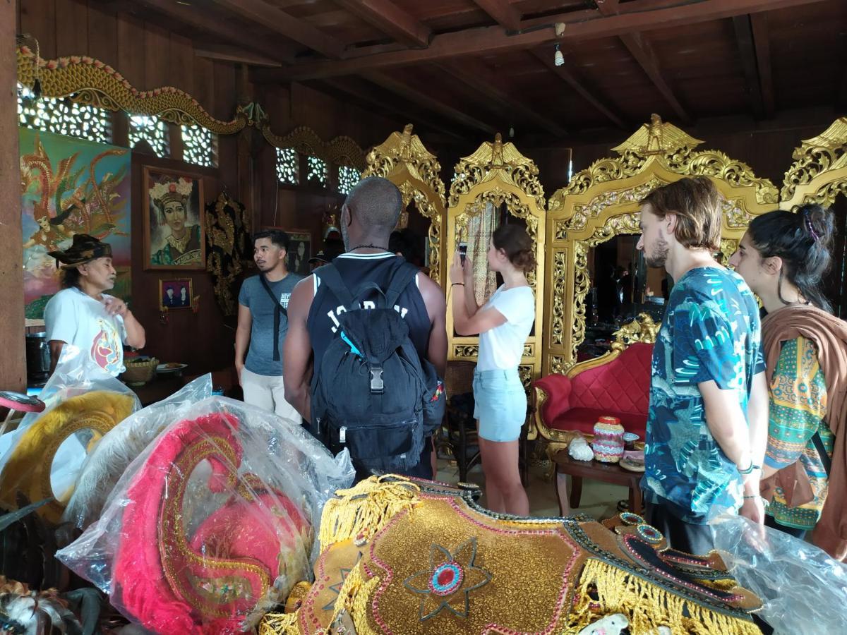 Griya Backpacker Pak Yon Bed and Breakfast Malang Buitenkant foto