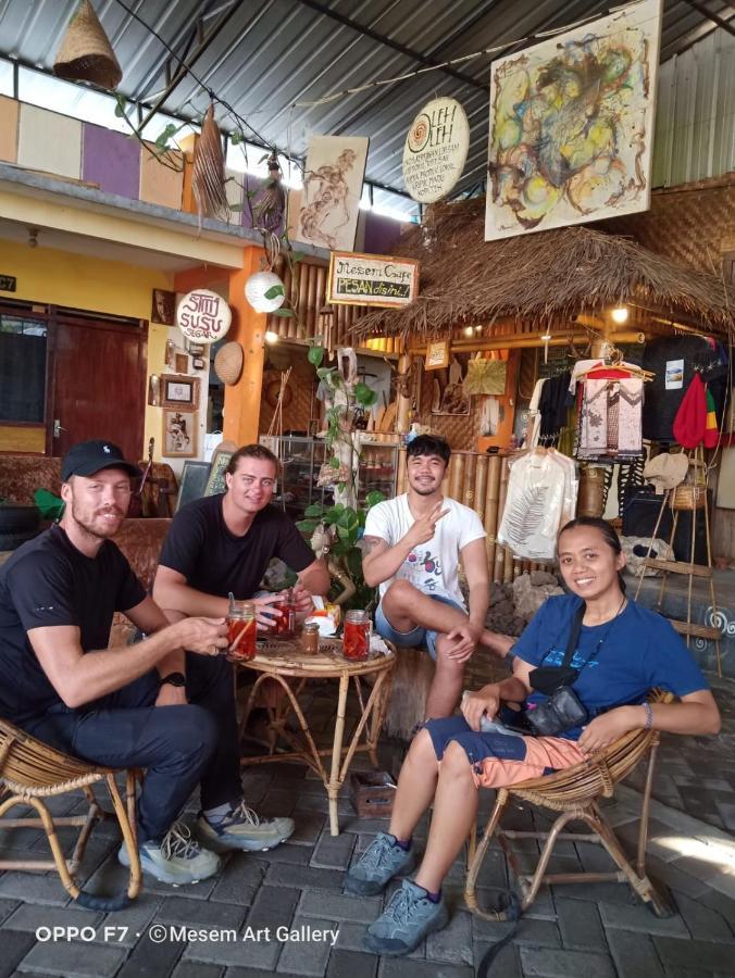 Griya Backpacker Pak Yon Bed and Breakfast Malang Buitenkant foto